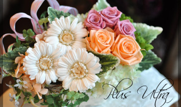 プリザーブドフラワー　ナチュラル　可愛い　プレゼント 豪華 上品 おしゃれ　造花　淡いオレンジ　白