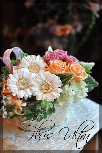 プリザーブドフラワー ナチュラル 可愛い プレゼント 豪華 上品 おしゃれ 造花 淡いオレンジ 白