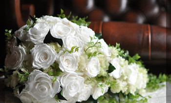 プリザーブドフラワー　ウェディングブーケ　手づくり 豪華 上品 おしゃれ　キャスケードブーケ　王道