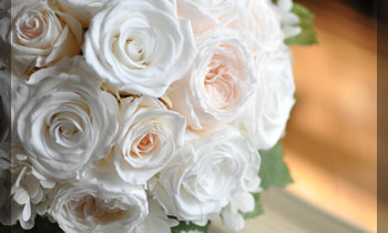 プリザ,プリザーブドフラワー　ウェディングブーケ　純白　白　ラウンド