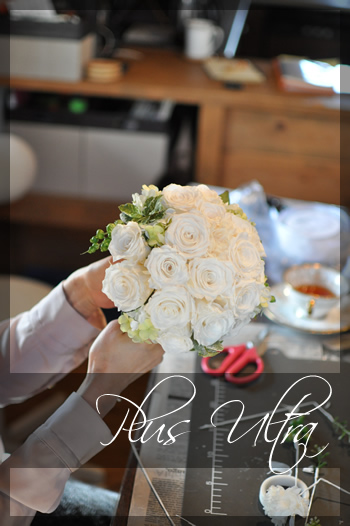 プリザ プリザーブドフラワー ウェディングブーケ ラウンド 純白 造花 可愛い 豪華