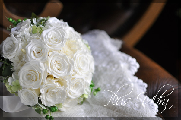 プリザ プリザーブドフラワー ウェディングブーケ ラウンド 純白 造花 可愛い 豪華