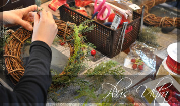 クリスマスリース　シンプル　造花