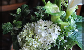 造花　レッスン　フラワーアレンジ　豪華　玄関　カラー　白グリーン