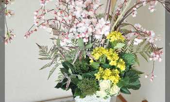 桜　玄関　大きな造花　レッスン　フラワーアレンジ　豪華