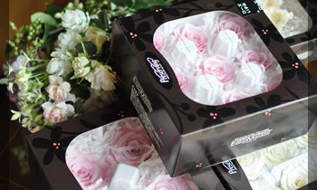 プリザ　プリザーブドフラワー　ウェディングブーケ　造花　可愛い　プレゼント 豪華 上品 おしゃれ