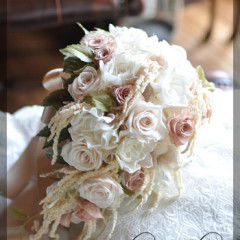 プリザ　プリザーブドフラワー　ウェディングブーケ　キャスケードブーケ　大人　白　ベージュ　個性的　ガーデニア