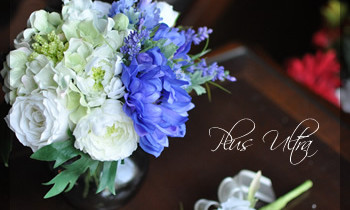 造花　白ブルー　洗面所　ブーケ