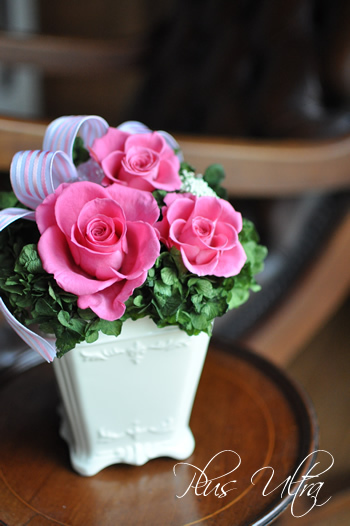 プリザーブドフラワー　造花　豪華　可愛い　シック　大人　シャビー　おしゃれ　アンティーク　母の日　プレゼント