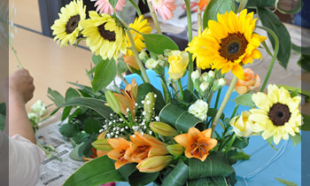 プリザーブドフラワー　造花　生花　レッスン　フラワーアレンジ　豪華　可愛い　手づくり