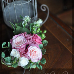 プリザ　プリザーブドフラワー　レッスン　フラワーアレンジ　豪華　アイアン　手づくり　壁掛け　大人ピンク