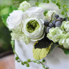 プリザーブドフラワー　プレゼント　豪華　手づくり　大人　おしゃれ 　結婚祝い　新築祝い　横長　白グリーン　男性　ナチュラル