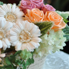 プリザーブドフラワー　造花　レッスン　玄関　白　オレンジ　黄色　元気カラー　可愛い　自然　横　オーバル　ブリキ　ナチュラル