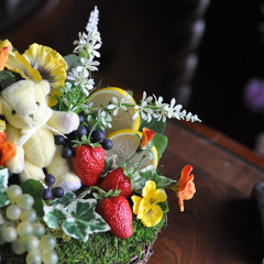 パンジー造花　春アレンジレッスン　フラワーアレンジ　豪華　黄色　オレンジ　可愛い　クマ　モスバスケット