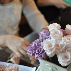 プリザ　プリザーブドフラワー　ウェディングブーケ　キャスケード　ティアドロップ　個性的　ナチュラル