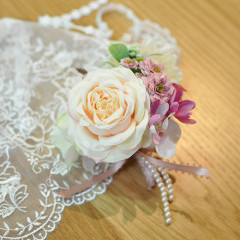 コサージュ　造花　オフホワイト