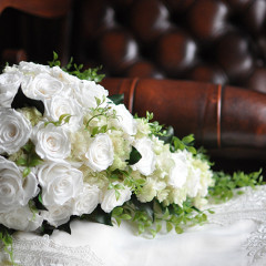 プリザ　プリザーブドフラワー　ウェディングブーケ　キャスケード　白　ナチュラル