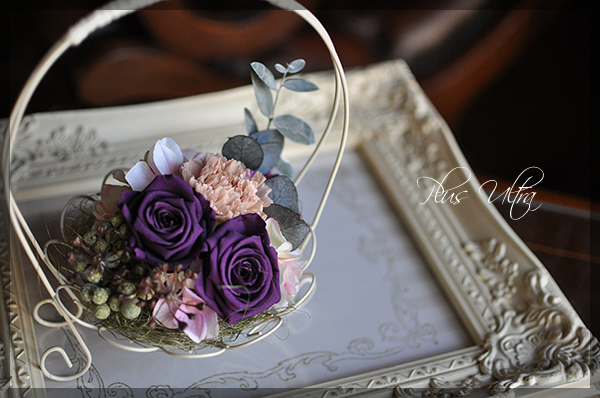 プリザ　プリザーブドフラワー　レッスン　フレーム　アンティーク　おしゃれ　紫　アイアンバスケット　渋い