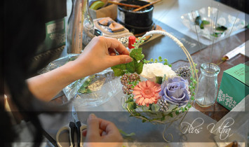 プリザ　プリザーブドフラワー　　ワイヤーバスケット　ピンク