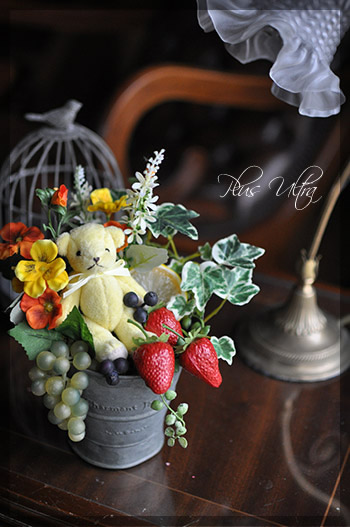 パンジー造花　春アレンジレッスン　フラワーアレンジ　豪華　黄色　オレンジ　可愛い　クマ　モスバスケット