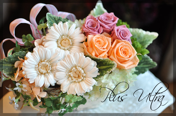 プリザーブドフラワー ナチュラル 可愛い プレゼント 豪華 上品 おしゃれ 造花 淡いオレンジ 白