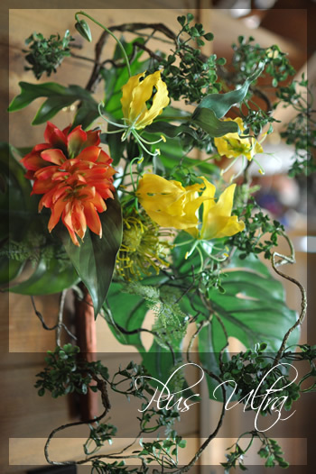 造花 レッスン フラワーアレンジ 豪華 壁掛け 夏アレンジ エキゾチック