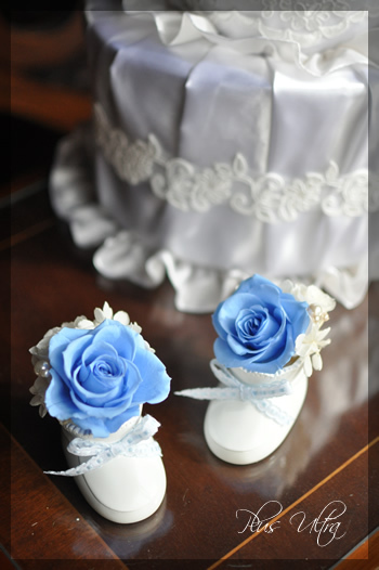 プリザーブドフラワー　出産　プレゼント 上品 おしゃれ　可愛い　ベビーシューズ