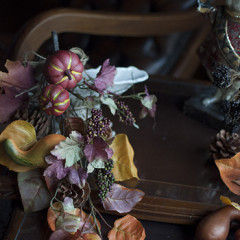 造花　フラワーアレンジ　豪華　ハロウィン　秋　壁掛け　スワッグ