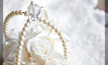 プリザ　プリザーブドフラワー　リングピロー　純白　パール　豪華　プレゼント