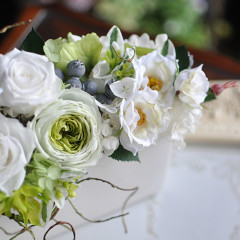 プリザーブドフラワー　プレゼント　豪華　手づくり　大人　おしゃれ 　結婚祝い　新築祝い　横長　白グリーン　男性　ナチュラル