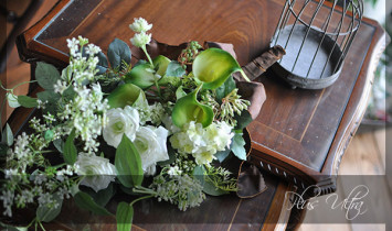 造花　スワッグ　白グリーン　シンプル　カラー　ナチュラル