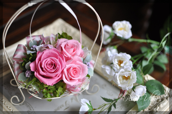 プリザ　プリザーブドフラワー　　ワイヤーバスケット　ピンク